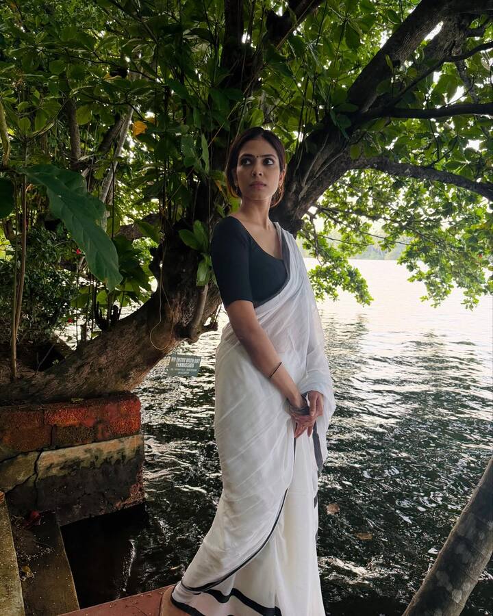 మాళవికా మోహనన్ లేటెస్ట్ ఫోటోలు (Image Courtesy: malavikamohanan_/ Instagram)