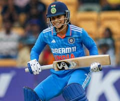 स्मृति मंधाना ने 11वां शतक जड़कर रचा इतिहास, देखें सबसे ज्यादा सेंचुरी लगाने वाली Top 5 महिला क्रिकेटर्स