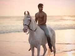 Ishaan Khatter Is Here To Make You Swoon Over His Shirtless PICS, Take A Look