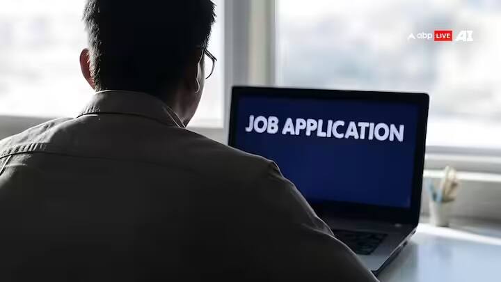 અરજી કરવા માટે ઉમેદવારની ઓછામાં ઓછી ઉંમર ૧૮ વર્ષ અને વધુમાં વધુ ૩૦ વર્ષ હોવી જોઈએ. જ્યારે અનામત શ્રેણીઓને નિયમો અનુસાર ઉંમરમાં છૂટછાટ આપવામાં આવશે. તે જ સમયે, SC/ST ને 5 વર્ષની છૂટ મળશે અને OBC ને 3 વર્ષની છૂટ મળશે.