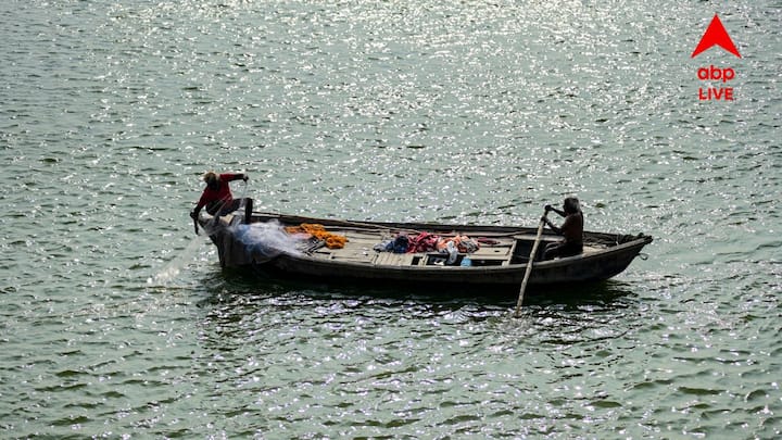 Weather Forecast: একাধিক জেলায় জারি করা হয়েছে তাপপ্রবাহের হলুদ সতর্কতা। কোথাও আবার দুর্যোগের মেঘ আকাশে। রয়েছে ঝড় বৃষ্টির পূর্বাভাস।