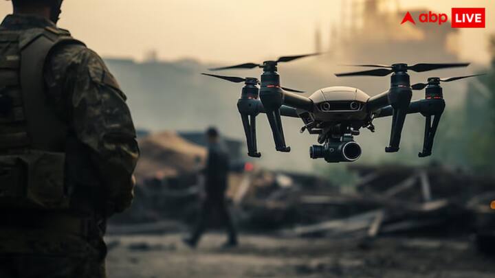 फिर आप सीखेंगे कि ड्रोन कैसे उड़ता है, उसमें कैमरा या मिसाइल सिस्टम कैसे जोड़ा जाता है और कैसे उसे दुश्मन को ढूंढने की मशीन में बदला जा सकता है.