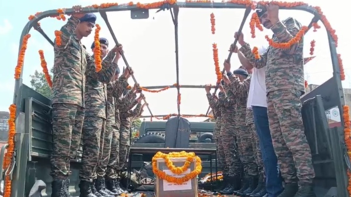 सीमा पर हिमाचल का लाल शहीद, सुबेदार मेजर पवन कुमार को सैन्य सम्मान के साथ दी गई अंतिम विदाई