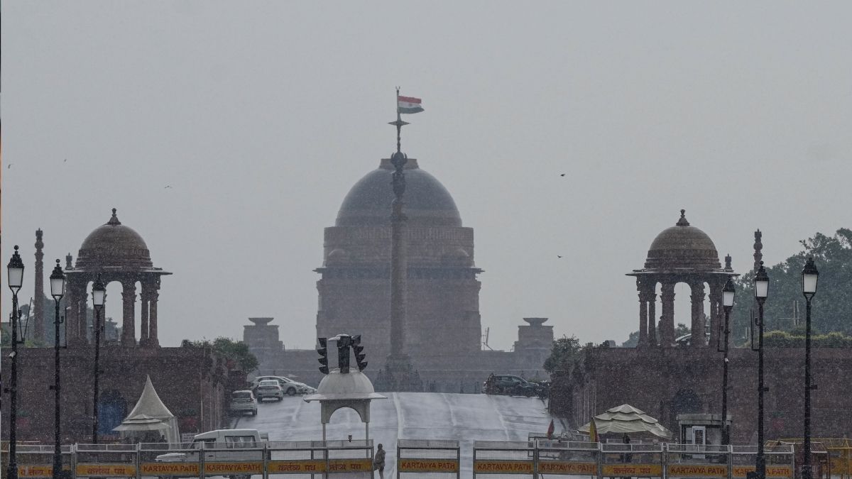 दिल्ली में चलीं तेज हवाएं, IMD ने जारी किया अलर्ट, जानें आने वाले दिनों में कैसा रहेगा मौसम