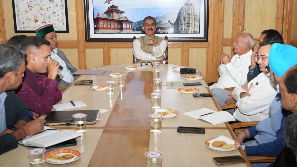 हिमाचल प्रदेश में बड़ा प्रशासनिक फेरबदल, सुक्खू सरकार ने छुट्टी के दिन बदले 24 HPAS अधिकारी