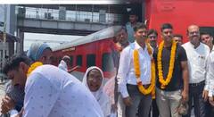 India Pakistan War: राष्ट्रप्रथम! सुट्टी रद्द होताच जवान पुन्हा कर्तव्यपथावर तैनात; परभणीच्या गावकऱ्यांची निरोपासाठी गर्दी