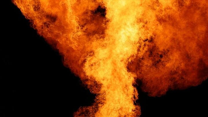 इससे आसमान में एक आदल बनता है, जिससे रेडियोएक्टिव कण 100 किलोमीटर तक फैलकर खतरनाक रेडिएशन फैलाएंगे. खबरों की मानें तो ब्लास्ट के एक घंटे में करीब 2 लाख लोगों के मरने क संभावना है.