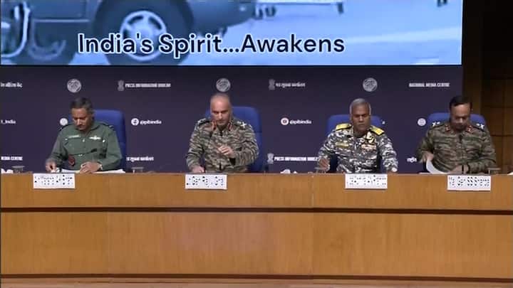 রত তাদের সামরিক ঘাঁটিতে কোনও আঘাত হানতে পারেনি বলে এখনও দাবি করে আসছে পাকিস্তান। কিন্তু এবার চিনের কৃত্রিম উপগ্রহের তোলা ছবিতেই ক্ষয়ক্ষতি ধরা পড়ল। ফলে চাইলে পাকিস্তানকে দুরমুশ করে দেওয়া ভারতের পক্ষে যে অসম্ভব ছিল না, আবারও জলের মতো স্পষ্ট হয়ে গেল। এমনিতে চিন পাকিস্তানের বন্ধু দেশ। তাই তাদের সংস্থা যে ছবি তুলে ধরছে, তা পাকিস্তান অস্বীকার করতে পারবে না বলেই মনে করা হচ্ছে। (India-Pakistan Conflict)