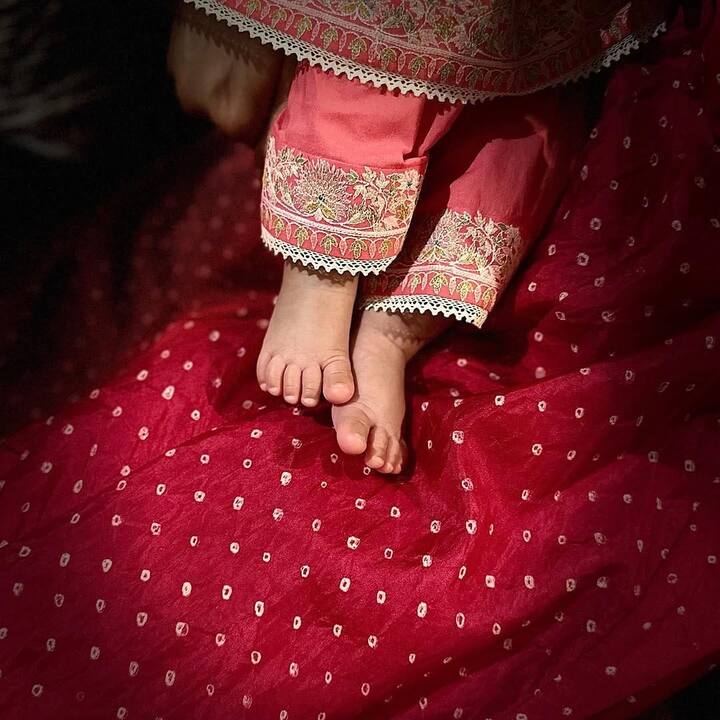 Deepika Padukone: Deepika Padukone is the newest mother in town. Recently, she welcomed a baby girl, Dua. The actress often likes to share her experiences of motherhood on her socials, talking about sleep cycles, baby burps, and all things in between!