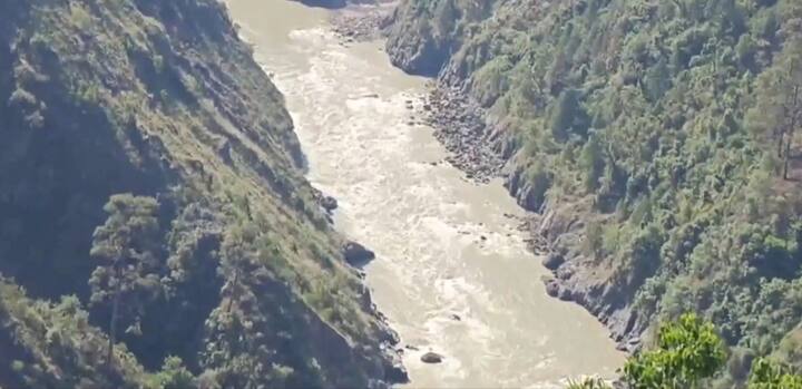 परिणामी, क्षेपणास्त्रांचा जोरदर मारा केल्या नंतर आता भारताकडून पुन्हा 'वॉटर स्ट्राइक' करण्याचे ठरवले आहे.