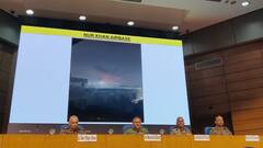 वर्क इन प्रोग्रेस... हमले में खंडहर हुए रहीम यार खान एयरबेस के ईंट और रोड़े बीन रहा पाकिस्तान, बंद हुईं उड़ानें