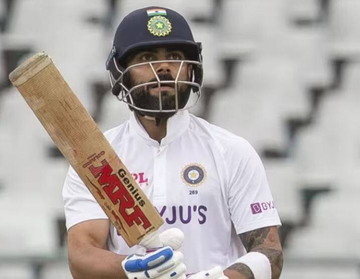 ગયા વર્ષે T20 વર્લ્ડ કપ જીત્યા બાદ કોહલીએ T20 આંતરરાષ્ટ્રીય ક્રિકેટમાંથી નિવૃત્તિ લીધી હતી. હવે કોહલીએ 14  વર્ષના લાંબા ટેસ્ટ કરિયર પછી આ ફોર્મેટને પણ અલવિદા કહી દીધું છે. કોહલી હવે ફક્ત ODI ક્રિકેટ રમતો જોવા મળશે.