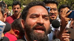 'आटा-चावल की किल्लत, लोगों में दहशत', AAP विधायक मेहराज मलिक ने की CM उमर अब्दुल्ला से ये अपील
