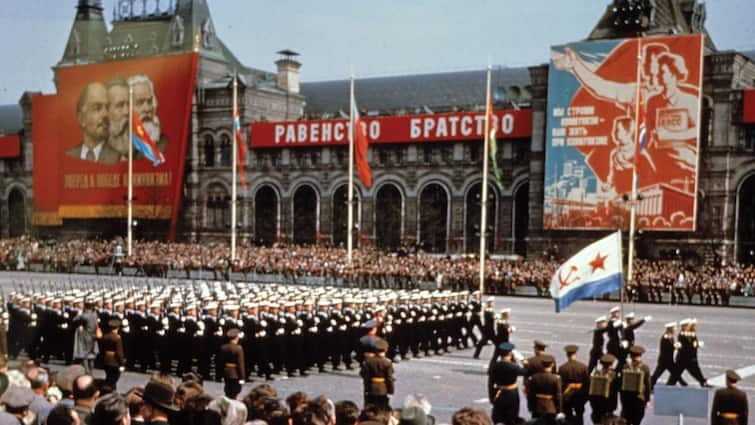 कैसे और क्यों हुआ था सोवियत संघ का विघटन! जानें इसकी पूरी कहानी? How and why Soviet Union disintegrated know details and reason here कैसे और क्यों हुआ था सोवियत संघ का विघटन! जानें इसकी पूरी कहानी?
