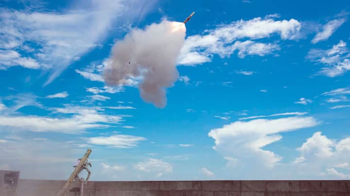 India Pakistan Conflict: পাকিস্তানের বিরুদ্ধে যুদ্ধে ভারতের এয়ার ডিফেন্স সিস্টেমে বারবার মুখ থুবড়ে পড়েছে শত্রুপক্ষের অস্ত্র।