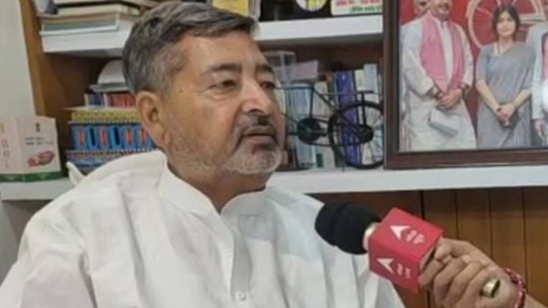 India Pakistan Ceasefire announced By America SP MP Virendra Singh raised Question on Government ann अमेरिका के सीजफायर ऐलान पर विपक्ष का सरकार पर हमला, सपा सांसद ने उठाए सवाल