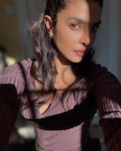 Deepika Padukone से लेकर Priyanka Chopra तक, स्किन को ग्लोइंग बनाने के लिए घरेलू नुस्खे यूज करती हैं ये हसीनाएं