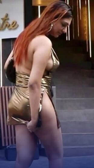 साइडकट ड्रेस में एक्ट्रेस ने फ्लॉन्ट किया कर्वी फिगर, यूजर्स बोले- मिसाइल गिराओ