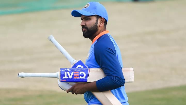 একটি সাক্ষাৎকারে রোহিতকে জিজ্ঞেস করা হয়েছিল, ওয়াংখেড়ে স্টেডিয়ামের একটা স্ট্যান্ড তাঁর নামে হয়েছে, কী অনুভূতি?