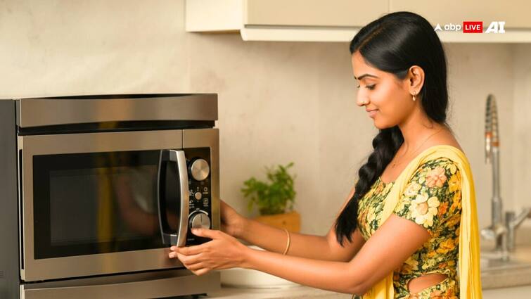 keep these things in mind while reheating food to secure from illness खाना गर्म करते वक्त इन बातों का रखें ध्यान, नहीं तो पड़ जाएंगे बीमार