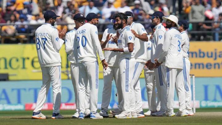 শুভমন গিলের ক্ষেত্রে এই সমস্যা না থাকায়, তিনিই অধিনায়ক দৌড়ে এগিয়ে রয়েছেন বলে শোনা যাচ্ছে। বিকল্প হিসাবে নাম উঠে আসছে ঋষভ পন্থেরও। ছবি-বুমরার ফেসবুক।