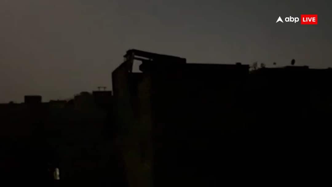 મિસાઇલો અંધારામાં પણ લક્ષ્ય શોધી શકતી હોવા છતાં હવાઈ હુમલા સમયે 'બ્લેકઆઉટ' કેમ કરવામાં આવે છે? blackout missile drone attack operation sindoor explained મિસાઇલો અંધારામાં પણ લક્ષ્ય શોધી શકતી હોવા છતાં હવાઈ હુમલા સમયે 'બ્લેકઆઉટ' કેમ કરવામાં આવે છે?
