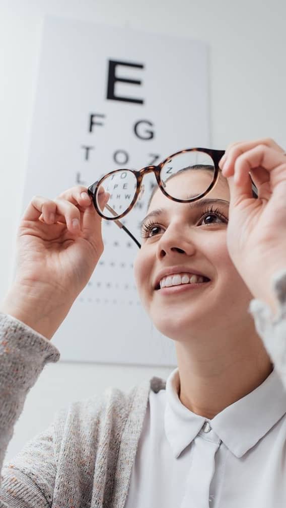 కళ్లజోడు కొనుక్కునేప్పుడు ఫాలో అవ్వాల్సిన టిప్స్ ఇవే