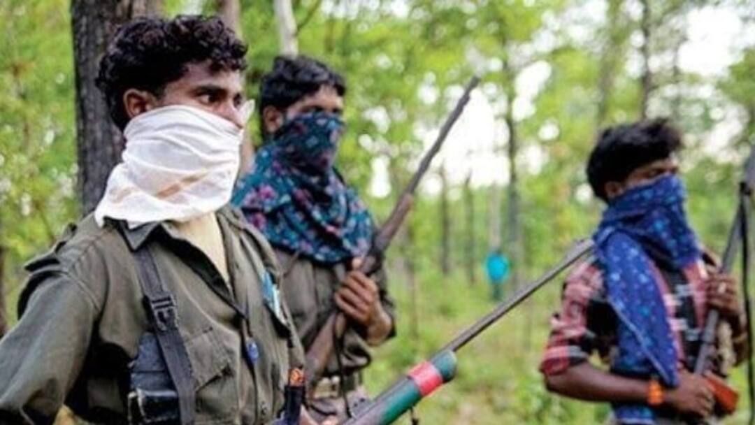 झारखंड के चाईबासा में IED ब्लास्ट, सर्च पर निकले जवान घायल, रांची ले जाया गया Naxalite Attack IED blast in Saranda forest area of Chaibasa in Jharkhand Jaguar jawan Manoj Kumar Injured झारखंड के चाईबासा में IED ब्लास्ट, सर्च पर निकले जवान घायल, रांची ले जाया गया