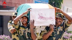 India Pakistan Conflict: 'বাবার সঙ্গে শেষবারের মতো দেখাও করতে পারলাম না, পাকিস্তানের কড়া শাস্তি হোক', কান্নায় ভাঙলেন মৃত বিএসএফ জওয়ানের ছেলে