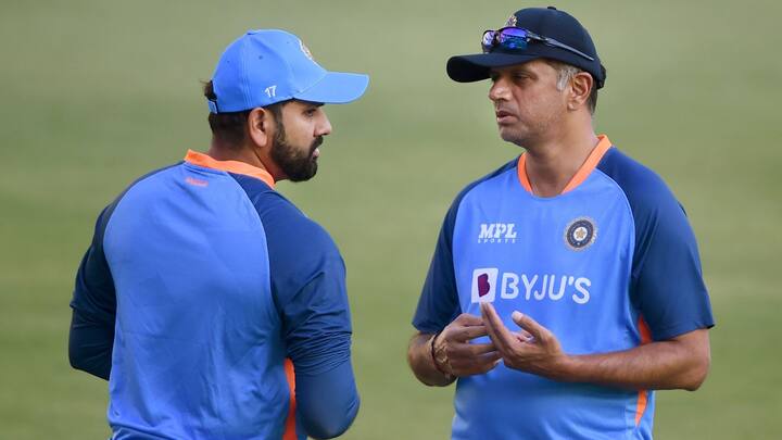 একটা সময় যে মাঠে ঢুকতে গিয়ে বাধা পেয়েছিলেন রোহিত শর্মা, সেই মাঠেই এখন তাঁর নামে হয়েছে গ্যালারির একটা অংশ!