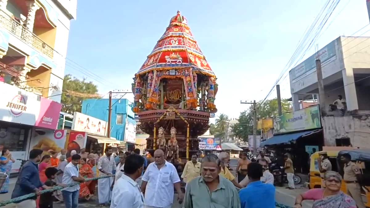 ஐயாரப்பர் கோயில் சித்திரை சப்தஸ்தான பெருவிழா திருத்தேரோட்டம் - பக்தர்கள் வடம்பிடிப்பு...!