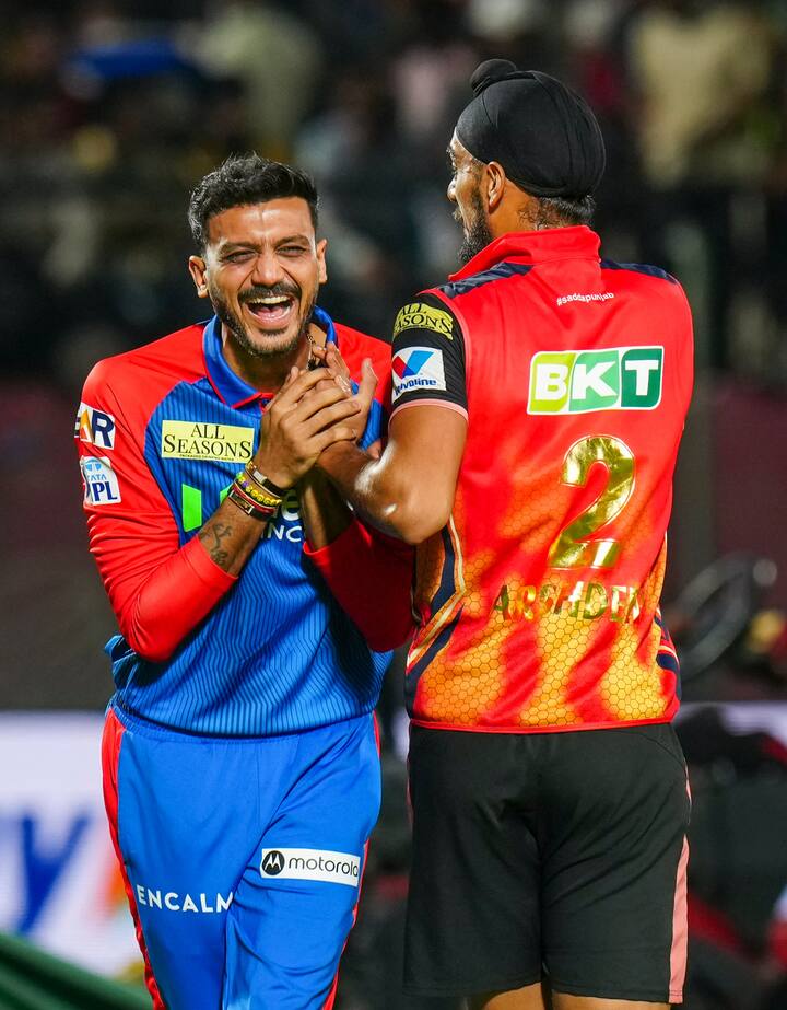 आईपीएल 2025 में बाकी बचे लीग मैच दिल्ली, लखनऊ, जयपुर, मुंबई, अहमदाबाद और बेंगलुरु में होंगे. लीग स्टेज का आखिरी मुकाबला 27 मई को लखनऊ सुपर जायंट्स और आरसीबी के बीच लखनऊ के इकाना स्टेडियम में होगा.