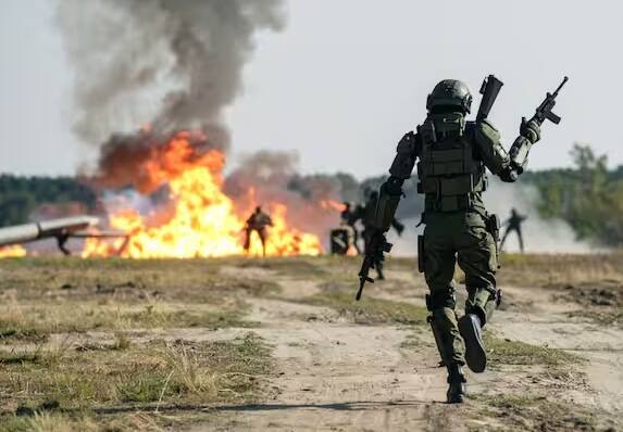 આ હ્યુમનોઇડ રોબોટ જંગલ જેવા મુશ્કેલ વિસ્તારોમાં પણ કામ કરી શકે છે. આ રોબોટ તાજેતરમાં પુણેમાં આયોજિત એડવાન્સ્ડ લેગ્ડ રોબોટિક્સ પરની રાષ્ટ્રીય વર્કશોપમાં પ્રદર્શિત કરવામાં આવ્યો હતો.