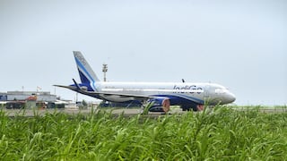 Flight Bomb Threat: इंडिगो के प्लेन में बम की धमकी, कोलकाता एयरपोर्ट पर उतारे गए यात्री