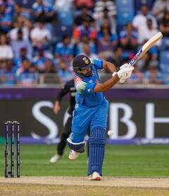 टेस्ट से संन्यास ले चुके रोहित और विराट नहीं खेलेंगे 2027 वनडे वर्ल्ड कप? पूर्व भारतीय कप्तान का बड़ा दावा