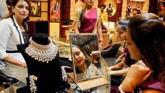 Gold-Silver Price: ਗਾਹਕਾਂ ਦੀਆਂ ਲੱਗੀਆਂ ਮੌਜਾਂ, ਅਚਾਨਕ ਭਾਰੀ ਗਿਰਾਵਟ ਨਾਲ ਸਸਤਾ ਹੋਇਆ ਸੋਨਾ-ਚਾਂਦੀ; ਜਾਣੋ ਨਵੇਂ ਰੇਟ...