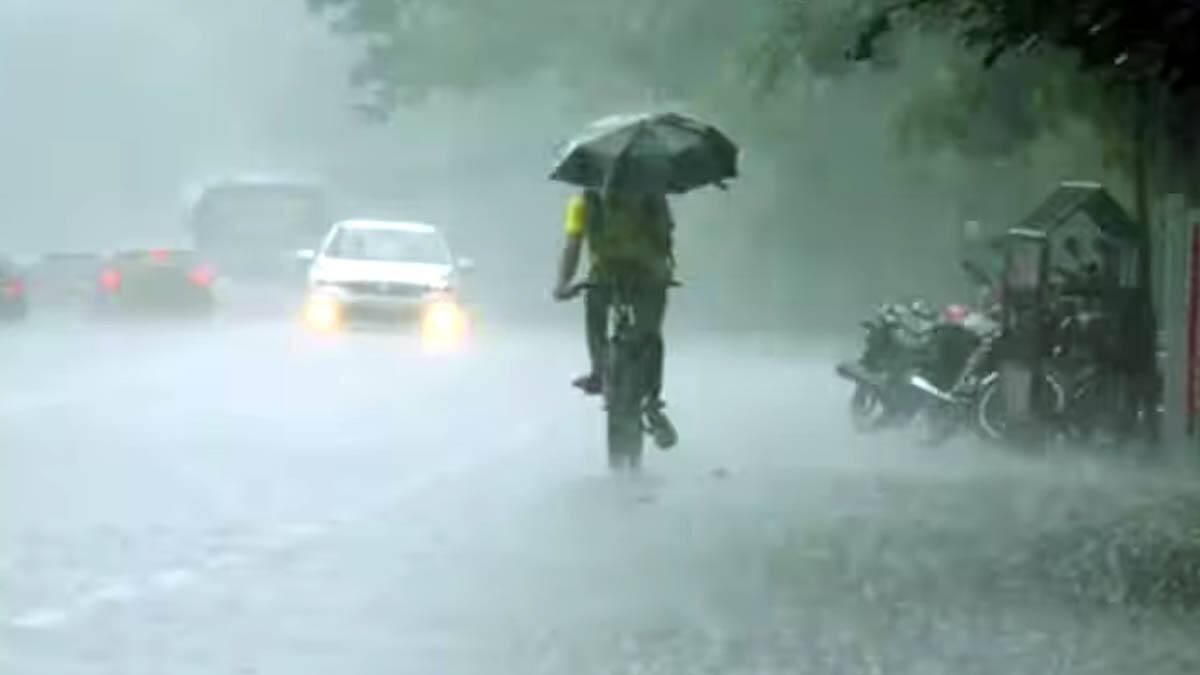 கொளுத்தும் கோடை வெயிலுக்கு இடையில் 