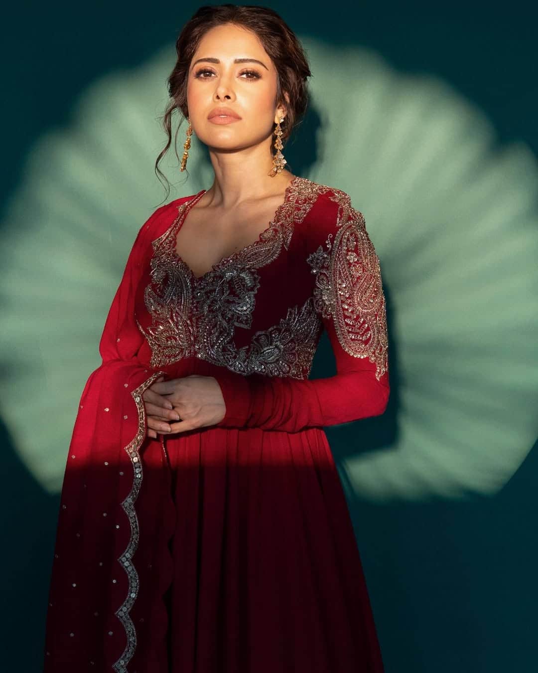 பல நாள் பசிக்கு தண்ணீர் மட்டுமே குடித்து உயிர் வாழ்ந்த நடிகையின் இன்றைய சொத்து மதிப்பு ரூ.200 கோடி!