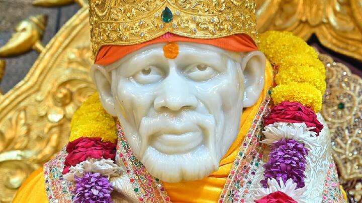 नित्यनियमाने वापरण्यात येणाऱ्या सोन्या व्यतिरीक्त उर्वरीत सगळे सोने संस्थानच्या स्ट्राँग रूममध्ये सुरक्षित आहे.