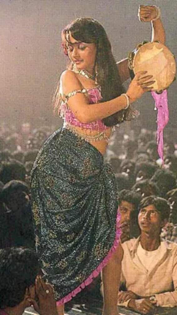 जब पार्टनर को बचाने के लिए इस एक्ट्रेस से की गई थी ब्लाउज उतारने की मांग!