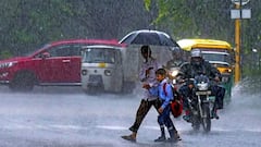 கொளுத்தும் கோடை வெயிலுக்கு இடையில் 