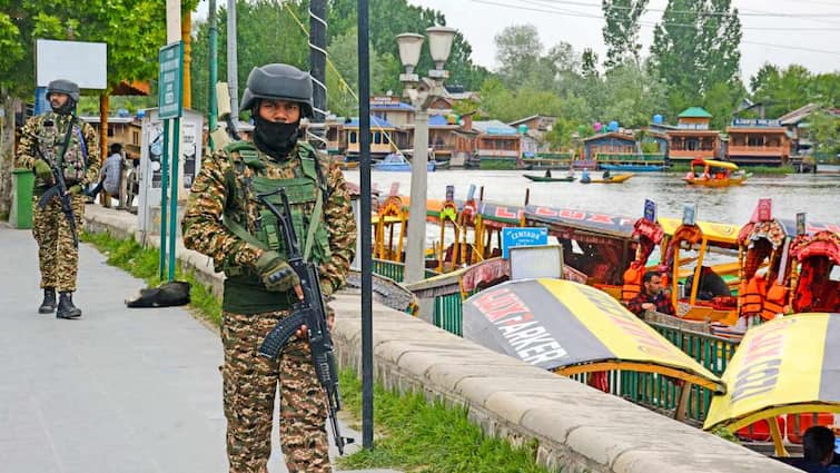 Jammu Kashmir 3 Terrorists Involved In Pahalgam Attack poster shared security forces operation sindoor कश्मीर में लगे पहलगाम हमले में शामिल 3 आतंकियों के पोस्टर, 20 लाख का इनाम घोषित
