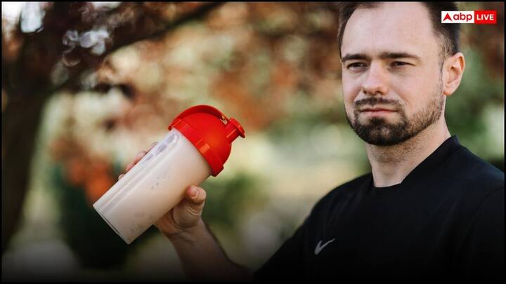 अब सवाल यह उठता है कि स्टेरॉयड और प्रोटीन पाउडर का इस्तेमाल क्यों किया जाता है? दरअसल, स्टेरॉयड सिंथेटिक टेस्टोस्टेरोन का रूप होता है, जिसका इस्तेमाल मांसपेशियों को तेजी से बढ़ाने और रिकवरी टाइम कम करने के लिए किया जाता है. वहीं, प्रोटीन पाउडर को मसल्स की ग्रोथ और रिकवरी के लिए आसान विकल्प माना जाता है.