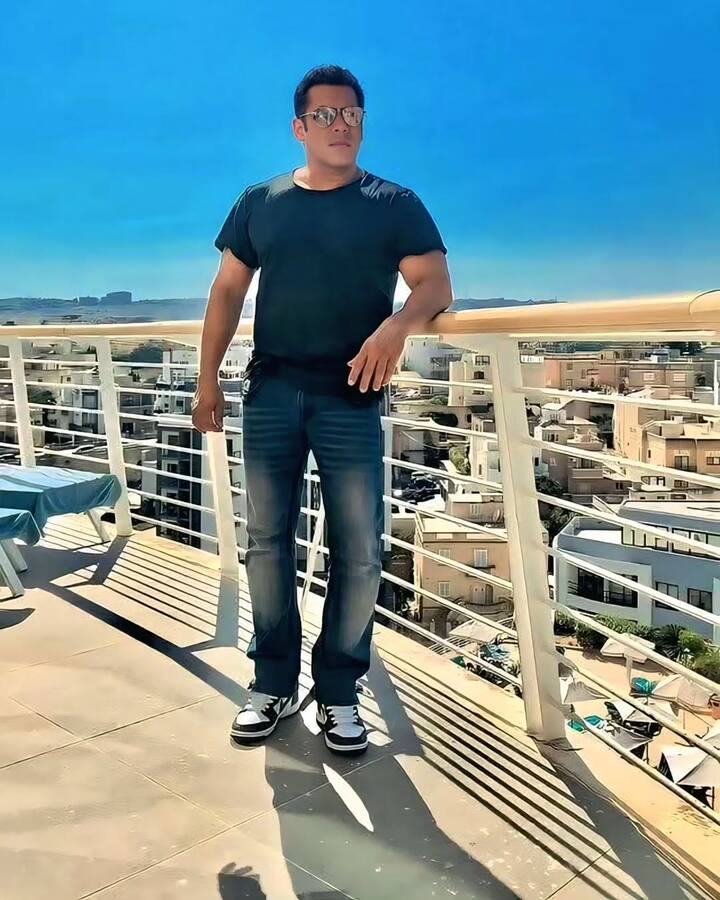 एक्टर कहते हैं कि, ‘हमारे पास कई लोग ऐसे आते हैं जो बेटियों की शादी के लिए पैसे मांगते हैं. क्योंकि वो शादी को बड़ी और धूमधाम से करना चाहते हैं.’