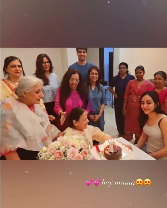 आमिर खान की गर्लफ्रेंड गौरी स्प्रैट ने एक्टर की फैमिली के साथ सेलिब्रेट किया मदर्स डे, फोटोज में एंजॉय करती आईं नजर