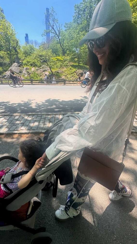 प्रियंका चोपड़ा ने पति निक और बेटी मालती संग खास अंदाज में सेलिब्रेट किया मदर्स डे