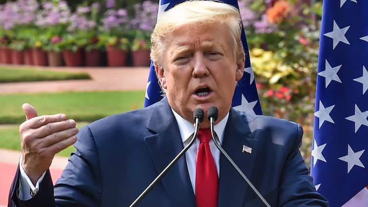 Trump Announces Lifting Sanctions On Syria Ahead Of Meeting Ahmad al-Sharaa In Saudi Arabia