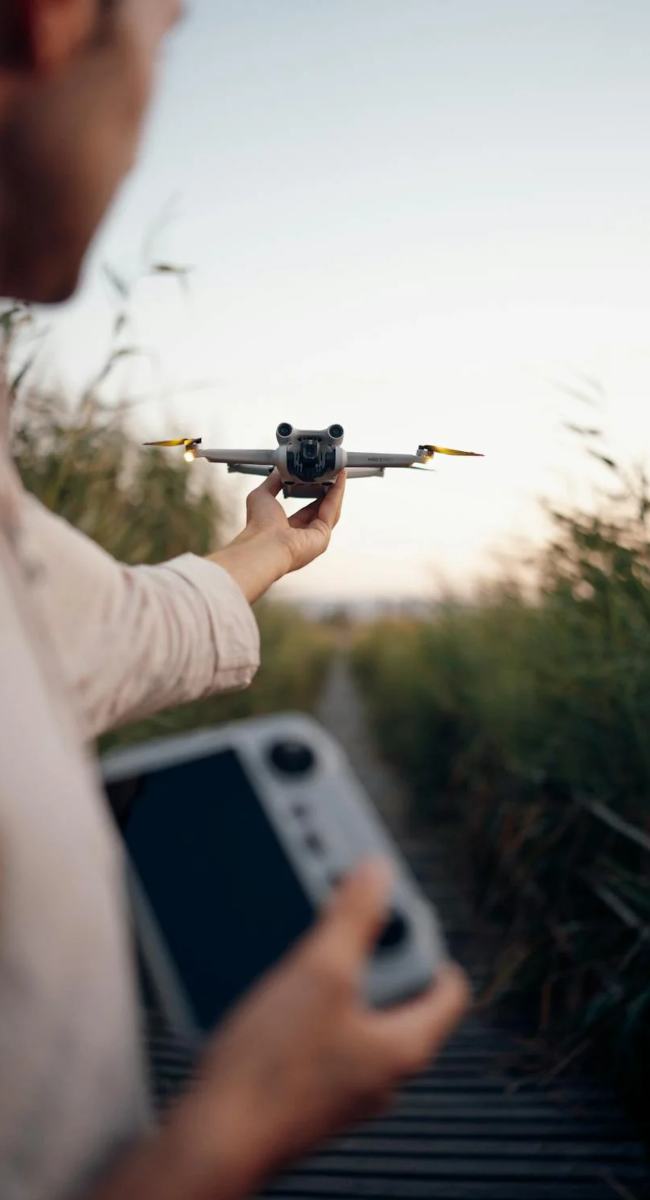 ड्रोन को मानवरहित हवाई वाहन UAV भी कहा जाता है