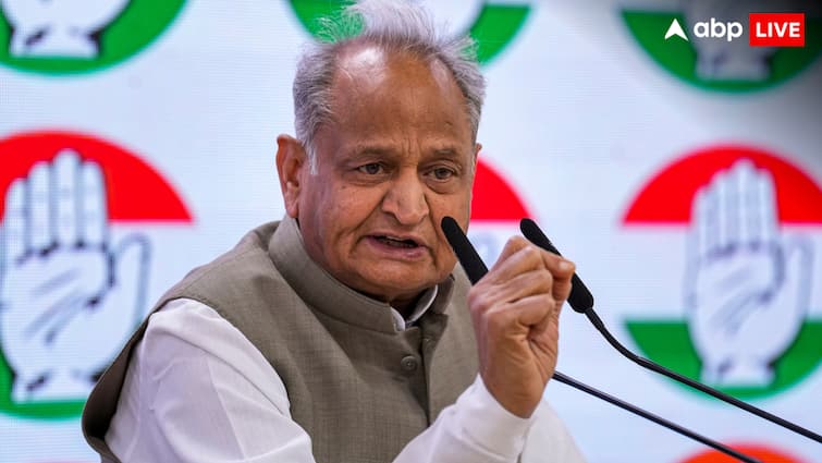 congress leader ashok gehlot raises questions over donald trump interference in india pakistan ceasefire ann 'मोदी सरकार की चुप्पी ने बढ़ाए ट्रंप के हौसले', सीजफायर को लेकर कांग्रेस ने केंद्र पर उठाए सवाल