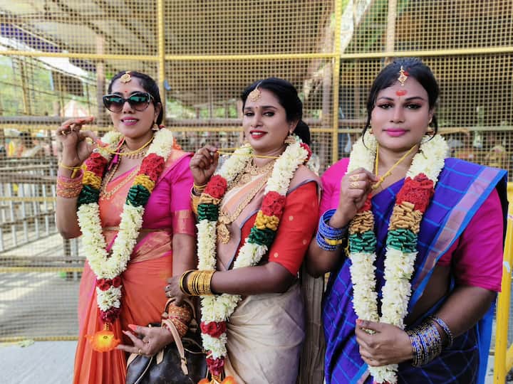 During the festival, thousands of transgender women arrive in Koovagam to symbolically marry Aravan at the Koothandavar Temple. The rituals are rich with symbolism—bright sarees, turmeric, flowers, and sacred chants fill the air as the community takes part in the marriage ceremonies. The following day, the newlyweds mourn Aravan’s death by breaking their bangles and wiping off their sindoor. (Credit: Special arrangement/ABP Nadu)